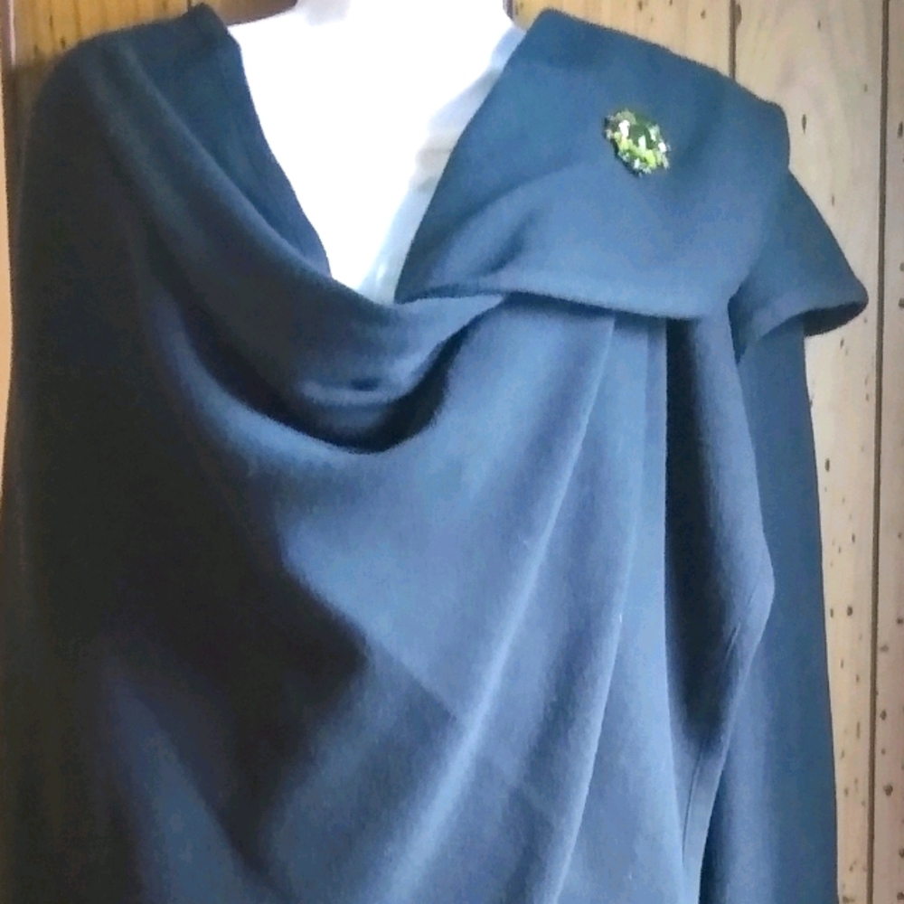 Bloomingdale's Vintage Jumbo Shawl, Black.